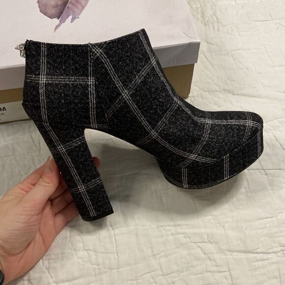 NWT Jessica Simpson Maysie Platform Plaid Bootie size 8.5 - Picture 4 of 7